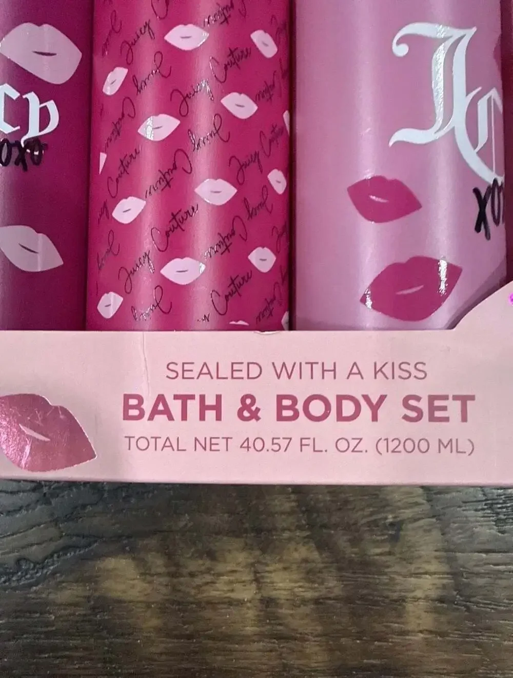 Juicy Couture Sealed With A Kiss Bath &‎ Body Set